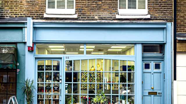 Junior hairstylist Assistant