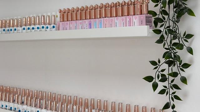 Técnico/a en Uñas Acrilicas y Gel