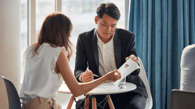 Retail Sales Associate | Full-Time, Onsite | Monday–Friday, 9 AM–5 PM