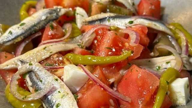 Cocinero/a y Ayudante/a de Cocina
