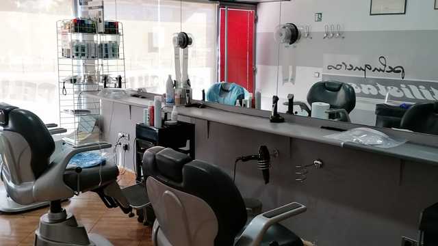 Oficial de Peluquería