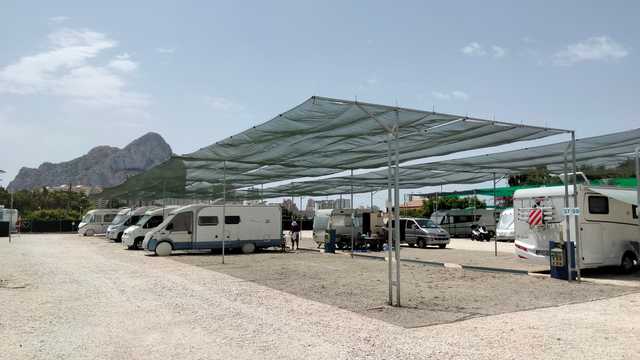 Recepcionista y atención al Camping
