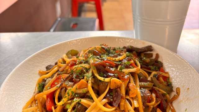 Cocinero/a y Ayudante/a de Cocina