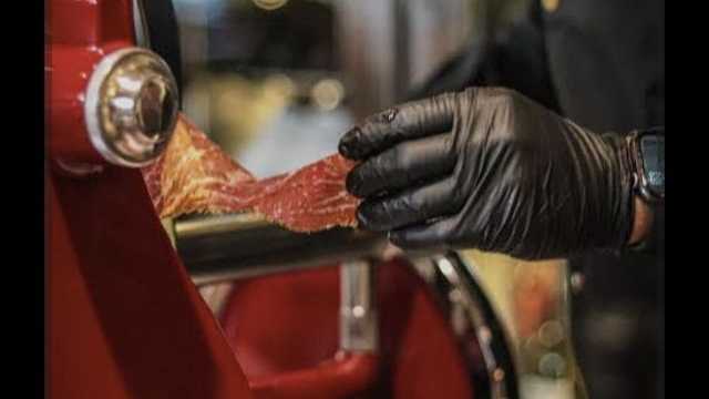 CAMARERO Y TERCER MAITRE