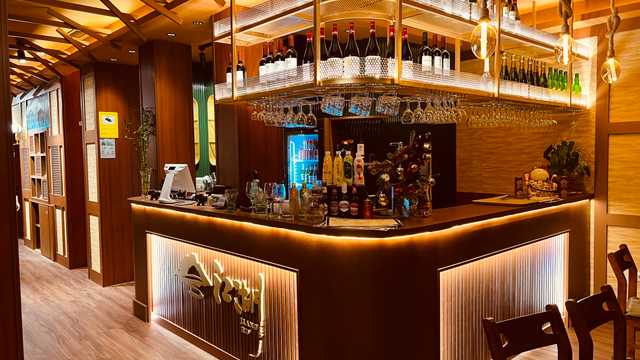 Restaurante chino busca camareros/as bilingües (inglés y español)