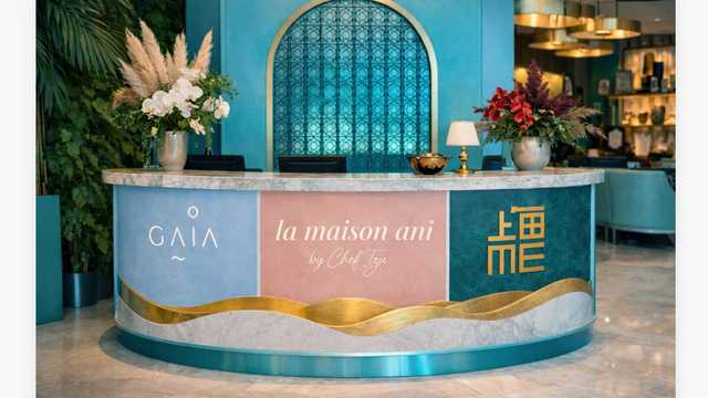 Restaurant Receptionist