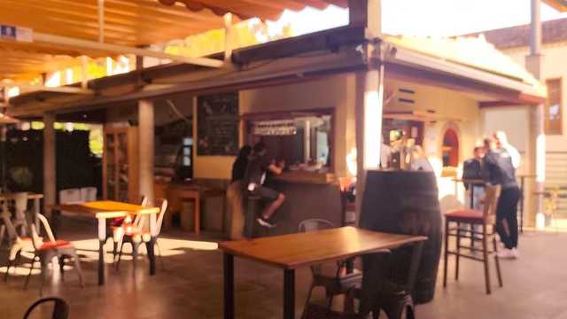 Camarero/a y Ayudante/a de Cocina