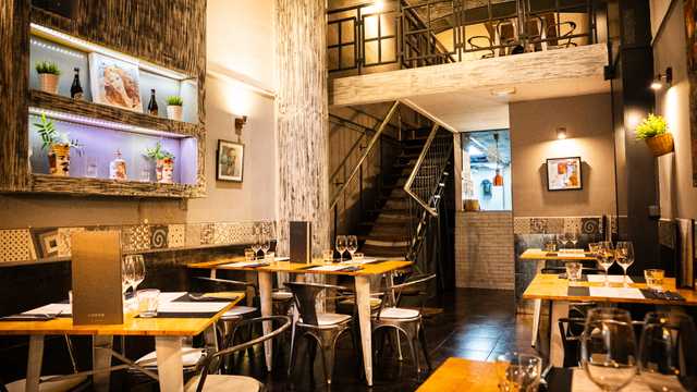 Ayudante/a de Cocina y Friegaplatos