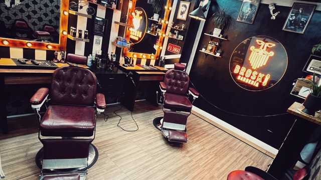 Oficial de Peluquería