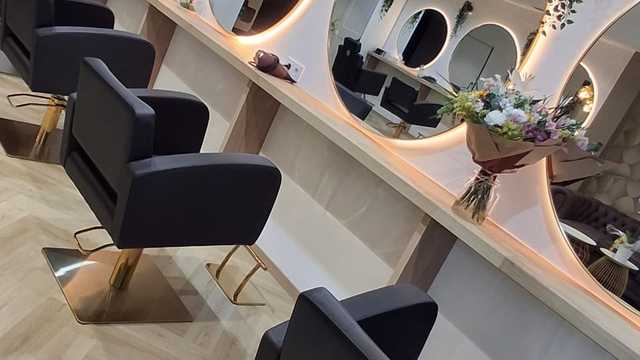 Oficial de Peluquería