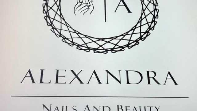 Manicurista y Pedicurista