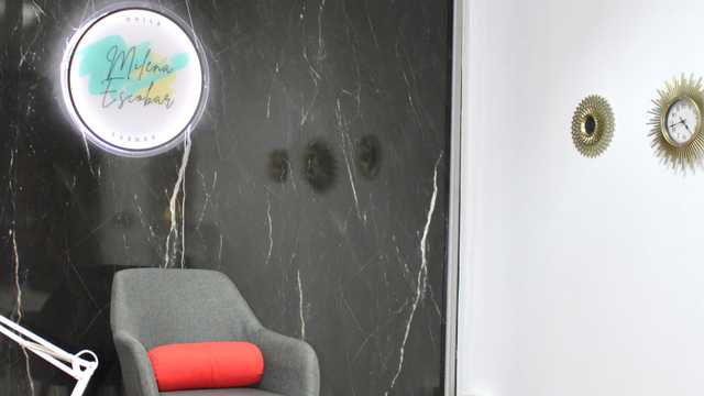 Esteticien manicura y pedicura