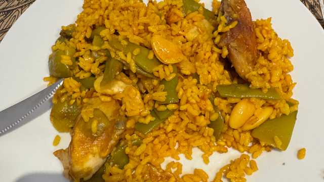 Cocinero/a y Ayudante/a de Cocina