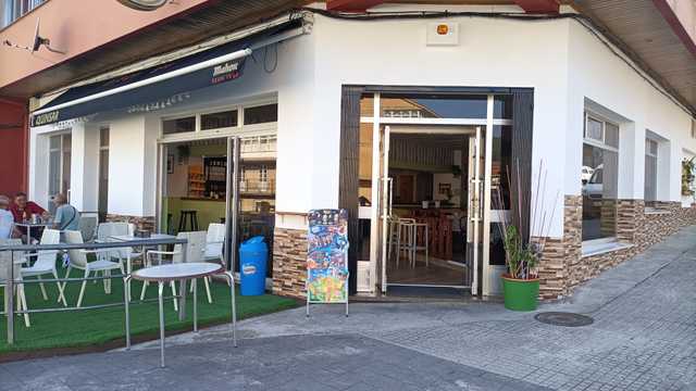 Personal de cocina y camarero