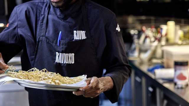 Camarero/a RavioXO