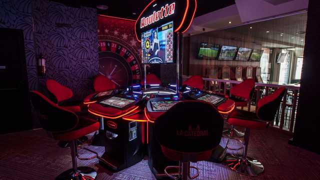 EMPLEADO/A SALON DE JUEGOS