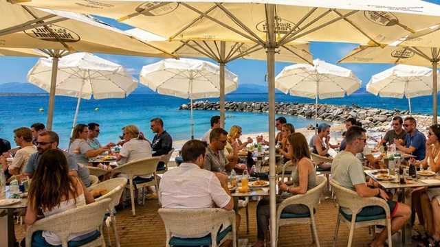 Ayudante de Camarero/a