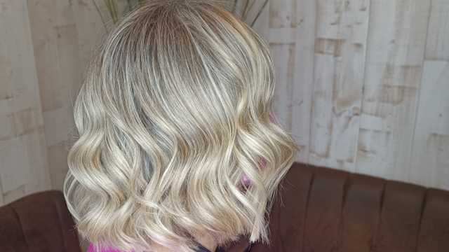 Oficial de Peluquería