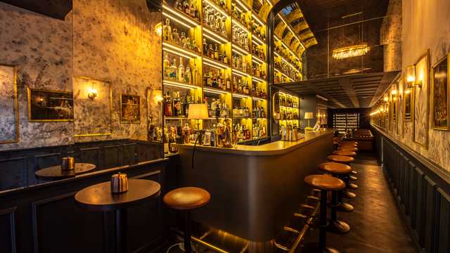 Barman / Barmaid