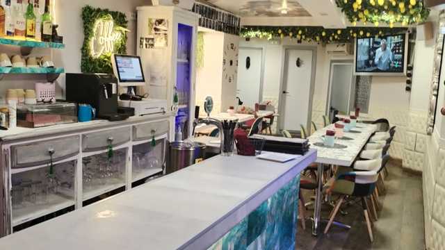 Camarero/a y Ayudante/a de Cocina