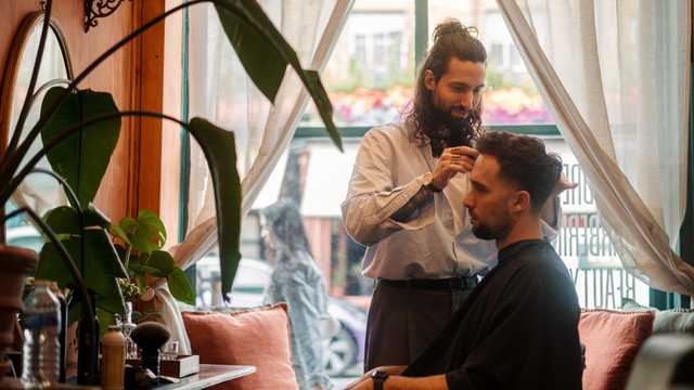 Barber / Hairdresser