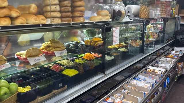 Deli man or woman