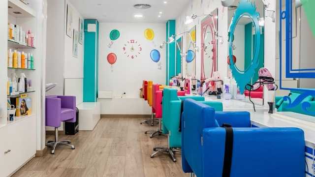 Oficial de Peluquería