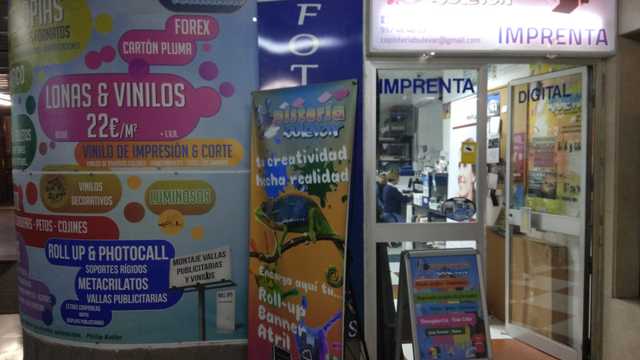 dependiente diseñador e impresor