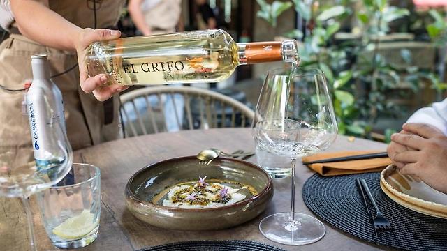 Camarero/a de barra con chef Michelin · Plaza de la Lealtad