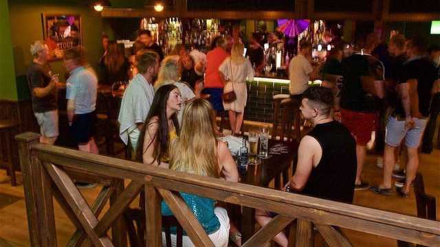 Ayudante de Camarero/a