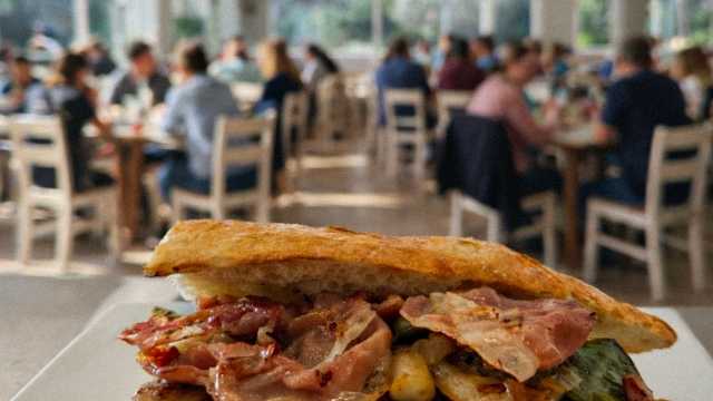 Ayudante/a de Cocina y Friegaplatos