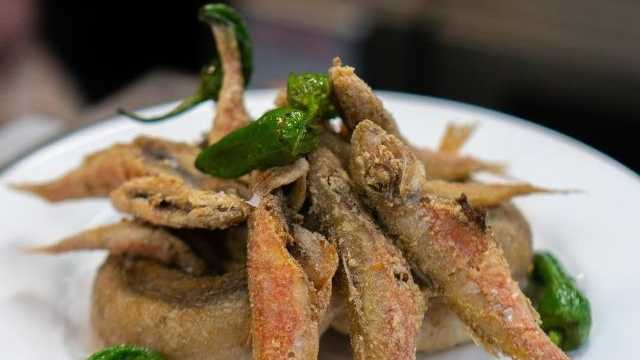 Ayudante/a de Cocina para Plancha y Freidora