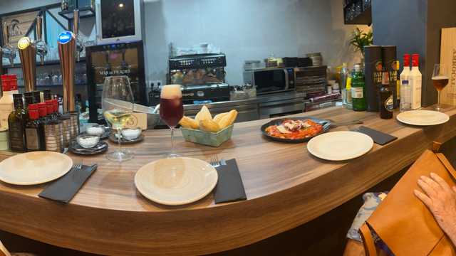 Cocinero/a y Ayudante/a de Cocina