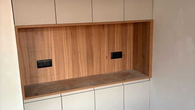 Ayudante de carpintería con carnet de conducir