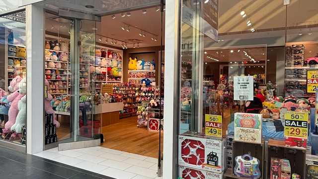 Retail Sales Associate / Toy Store Associate