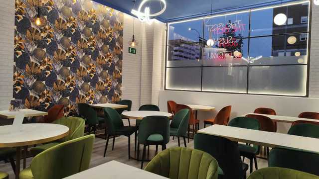 Camarero/a y Dependiente/a