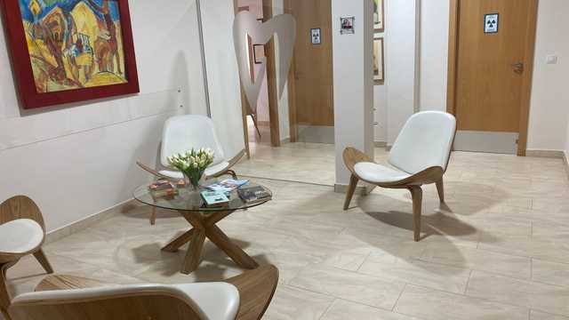 AUXILIAR DE CLINICA DENTAL