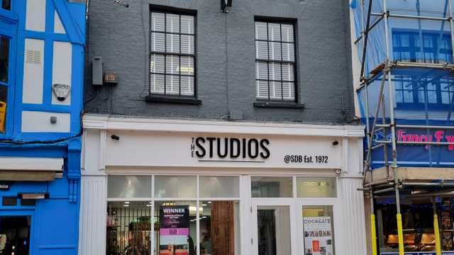 Hair Stylist / Hairdresser