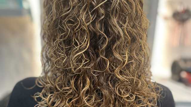 Oficial de 2ª de Peluquería