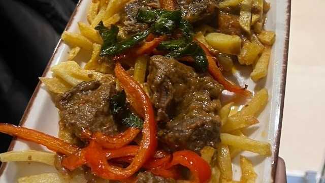 Cocinero/a y Ayudante/a de Cocina