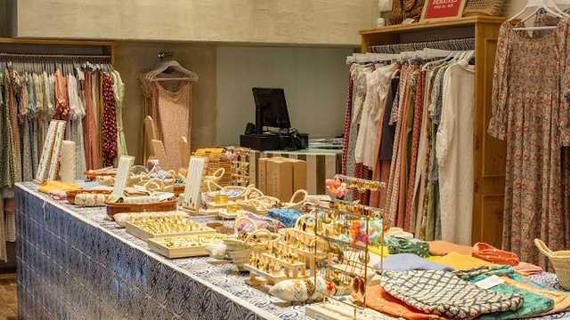 Dependiente/a de Tienda - Sales assistant - Asesora de moda