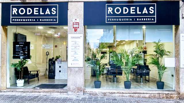 Peluquera / Estilista – Jornada completa – Les Corts