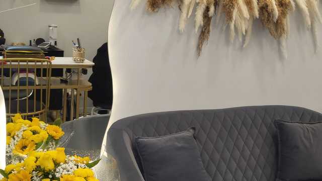 SE BUSCA ESTETICISTA – MANICURA & PEDICURA (40 H)