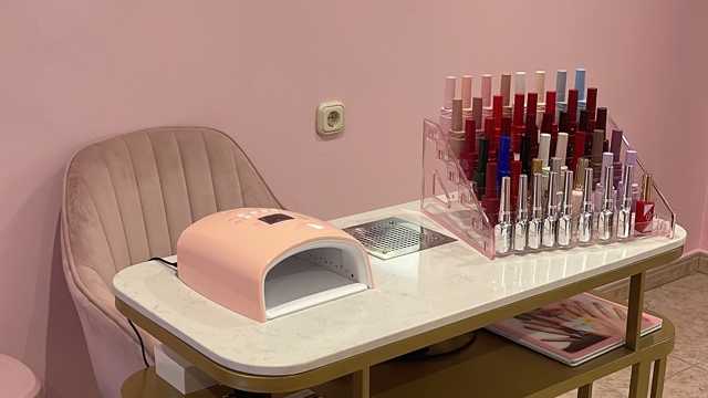 Manicurista Técnica Uñas Acrilicas