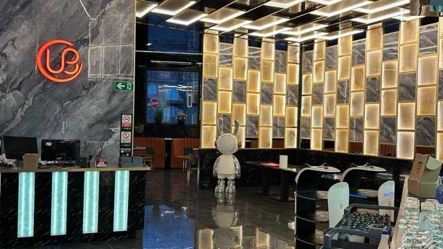 ayudante de cocina, sushiman y aprendiz de sushi.