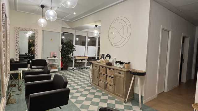 Oficial de Peluquería