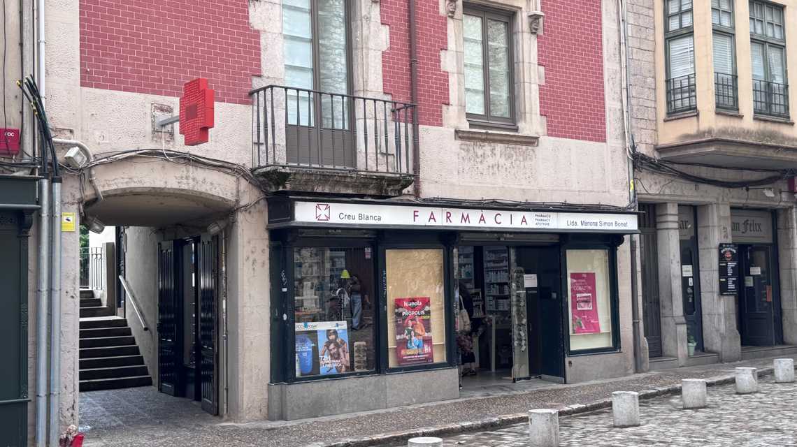 Farmacia creublanca cover image