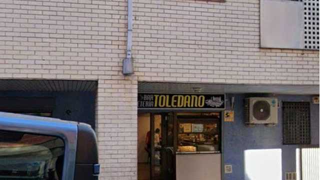 Camarero/a de Barra y Ayudante de Cocina