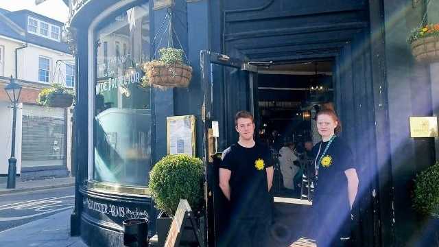 Bar / Waiting Staff