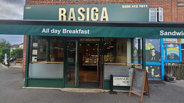 Barista and Waiter / Waitress